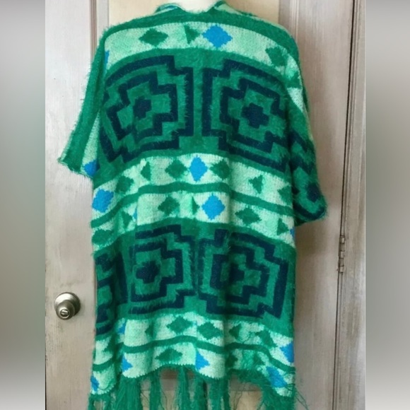 SALE🎉Free People Diamondback Cozy Sweater Kimono Poncho Emerald Green Aztec - Picture 7 of 13